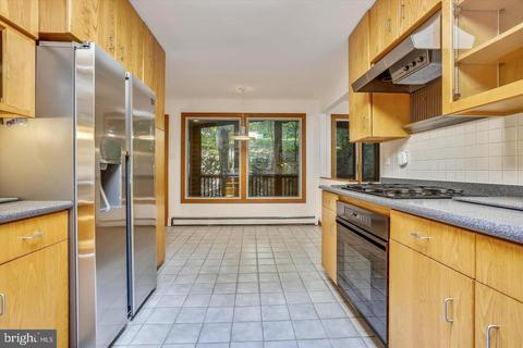 405 Apple Grove Rd, Silver Spring, MD 20904 photo 13