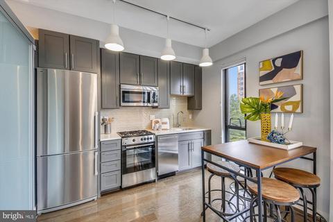 1320 Fenwick Ln #503, Silver Spring, MD 20910 photo 2