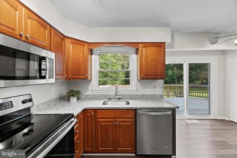 312 Stonegate Dr, Silver Spring, MD 20905 photo 9