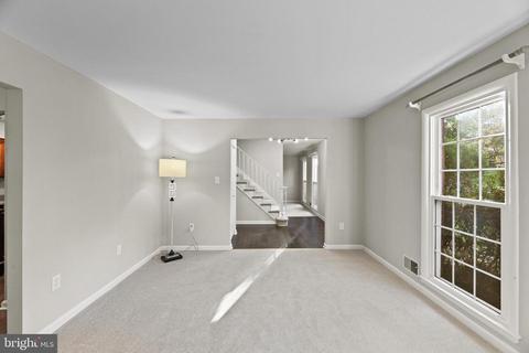 312 Stonegate Dr, Silver Spring, MD 20905 photo 5