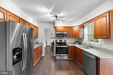 312 Stonegate Dr, Silver Spring, MD 20905 photo 8