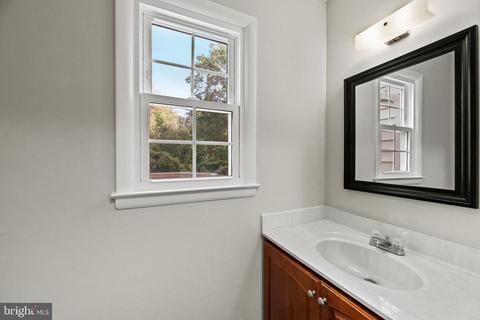 312 Stonegate Dr, Silver Spring, MD 20905 photo 16