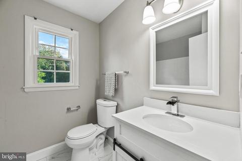 312 Stonegate Dr, Silver Spring, MD 20905 photo 29
