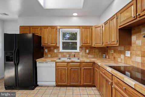 17207 Emerson Dr, Silver Spring, MD 20905 photo 16