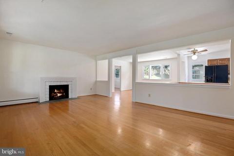 17207 Emerson Dr, Silver Spring, MD 20905 photo 6