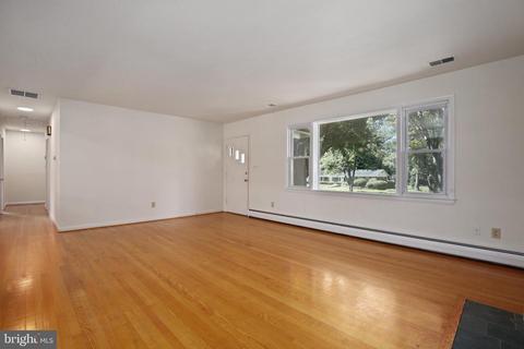 17207 Emerson Dr, Silver Spring, MD 20905 photo 7