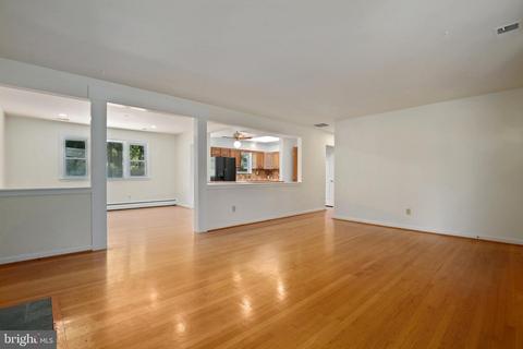 17207 Emerson Dr, Silver Spring, MD 20905 photo 8