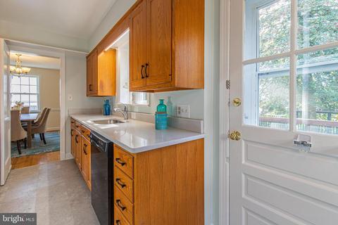 206 Normandy Dr, Silver Spring, MD 20901 photo 19