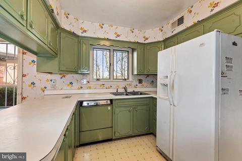2204 Solmar Dr, Silver Spring, MD 20904 photo 9