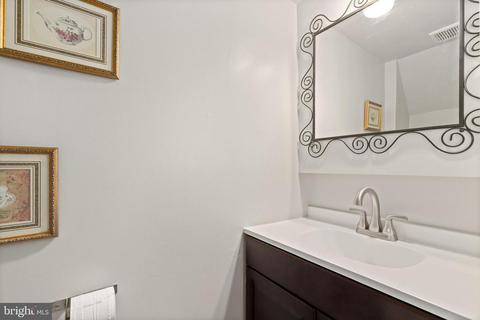 9045 Manchester Rd, Silver Spring, MD 20901 photo 4
