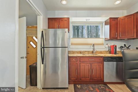 9045 Manchester Rd, Silver Spring, MD 20901 photo 5