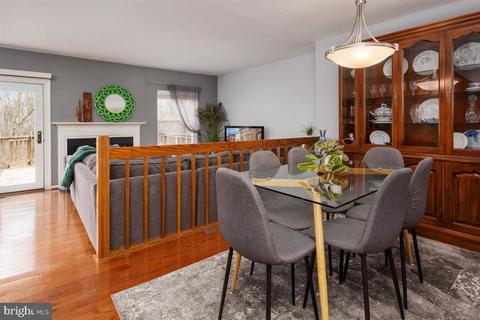 10285 Green Holly Ter, Silver Spring, MD 20902 photo 8