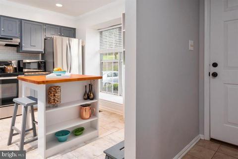10285 Green Holly Ter, Silver Spring, MD 20902 photo 4