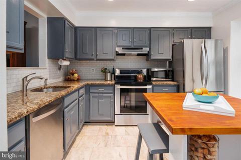 10285 Green Holly Ter, Silver Spring, MD 20902 photo 5