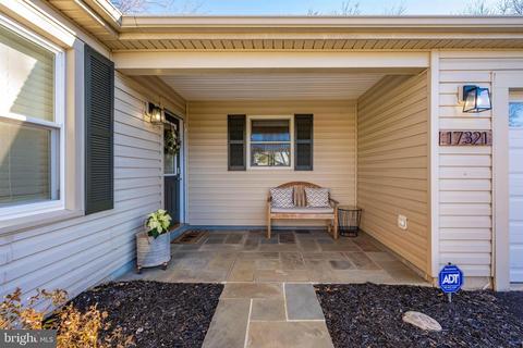 17321 Hughes Rd, Poolesville, MD 20837 photo 2