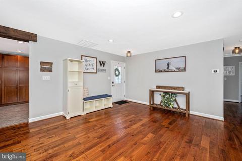 17321 Hughes Rd, Poolesville, MD 20837 photo 4
