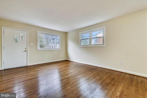 902 Orange Dr, Silver Spring, MD 20901 photo 4