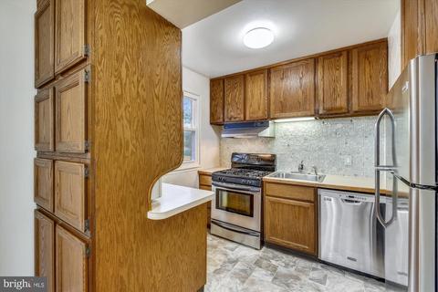 902 Orange Dr, Silver Spring, MD 20901 photo 8