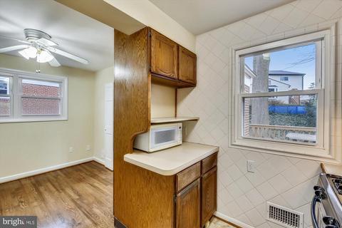 902 Orange Dr, Silver Spring, MD 20901 photo 11