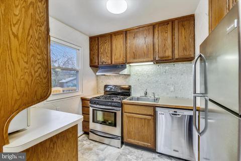 902 Orange Dr, Silver Spring, MD 20901 photo 9