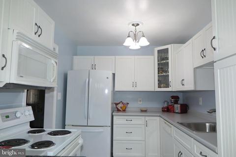 10011 Forest Grove Dr, Silver Spring, MD 20902 photo 12