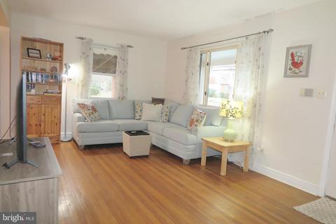10011 Forest Grove Dr, Silver Spring, MD 20902 photo 6