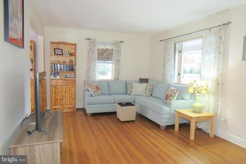 10011 Forest Grove Dr, Silver Spring, MD 20902 photo 5
