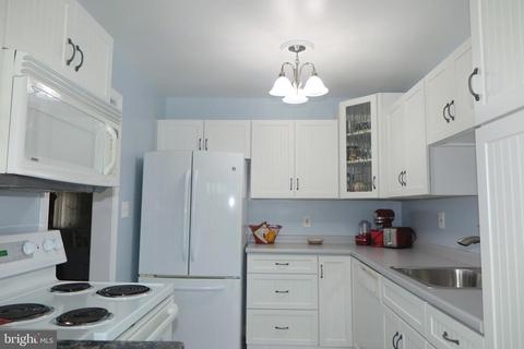 10011 Forest Grove Dr, Silver Spring, MD 20902 photo 11