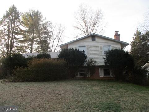 909 Burnt Crest Ln, Silver Spring, MD 20903 photo 1