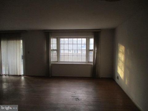 909 Burnt Crest Ln, Silver Spring, MD 20903 photo 11