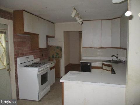 909 Burnt Crest Ln, Silver Spring, MD 20903 photo 7