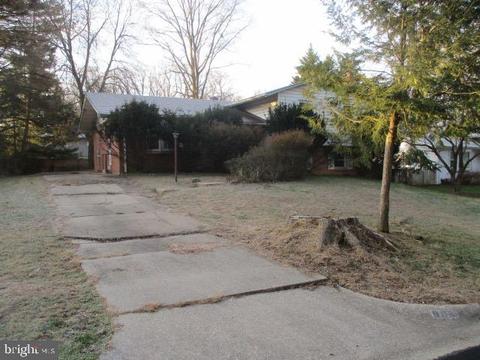 909 Burnt Crest Ln, Silver Spring, MD 20903 photo 3