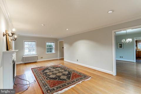 9211 Flower Ave, Silver Spring, MD 20901 photo 2