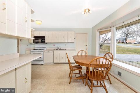 14712 Flintstone Ln, Silver Spring, MD 20905 photo 6