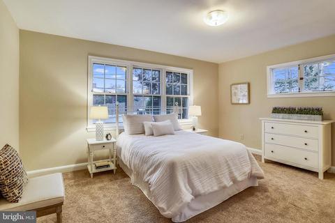 9802 Dameron Dr, Silver Spring, MD 20902 photo 17
