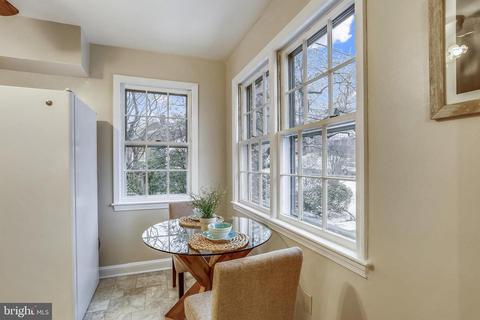 9802 Dameron Dr, Silver Spring, MD 20902 photo 13