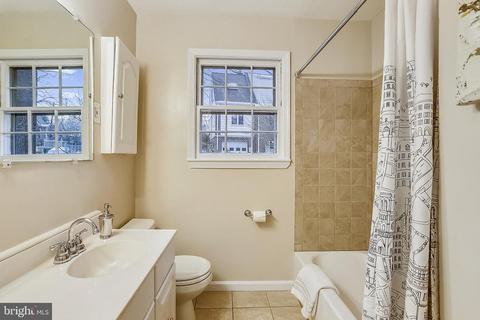 9802 Dameron Dr, Silver Spring, MD 20902 photo 21