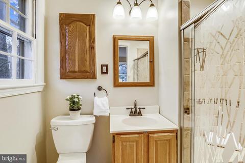 9802 Dameron Dr, Silver Spring, MD 20902 photo 19