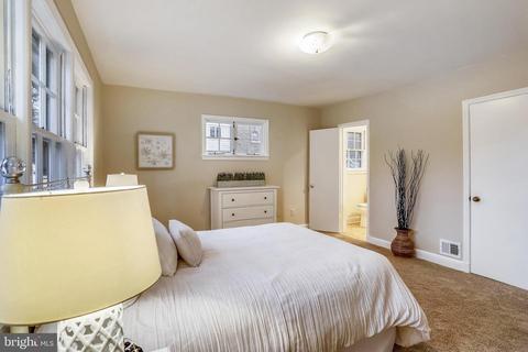 9802 Dameron Dr, Silver Spring, MD 20902 photo 18