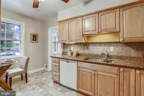 9802 Dameron Dr, Silver Spring, MD 20902 photo 12