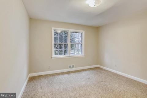 9802 Dameron Dr, Silver Spring, MD 20902 photo 22