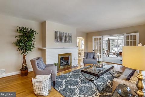 9802 Dameron Dr, Silver Spring, MD 20902 photo 5