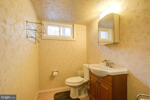 611 Hillsboro Dr, Silver Spring, MD 20902 photo 34