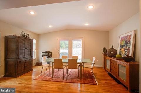 611 Hillsboro Dr, Silver Spring, MD 20902 photo 18
