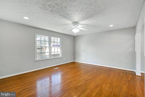 1409 Rising Wind Ct, Silver Spring, MD 20905 photo 4