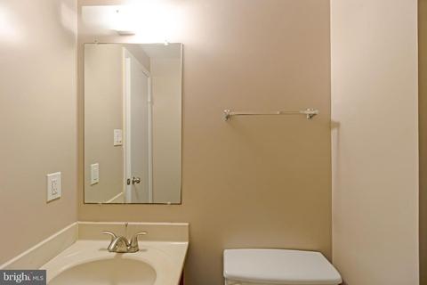 10340 Castlehedge Ter, Silver Spring, MD 20902 photo 16