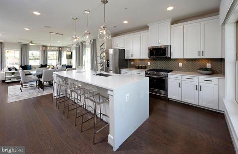 9652 Fields Rd, Gaithersburg, MD 20878 photo 4
