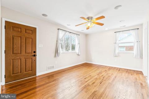 11521 Mapleview Dr, Silver Spring, MD 20902 photo 4