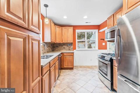 11521 Mapleview Dr, Silver Spring, MD 20902 photo 7