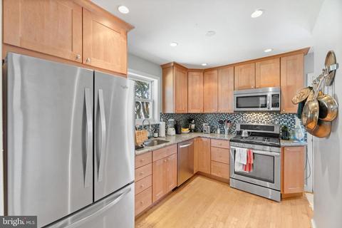 9905 Markham St, Silver Spring, MD 20901 photo 3